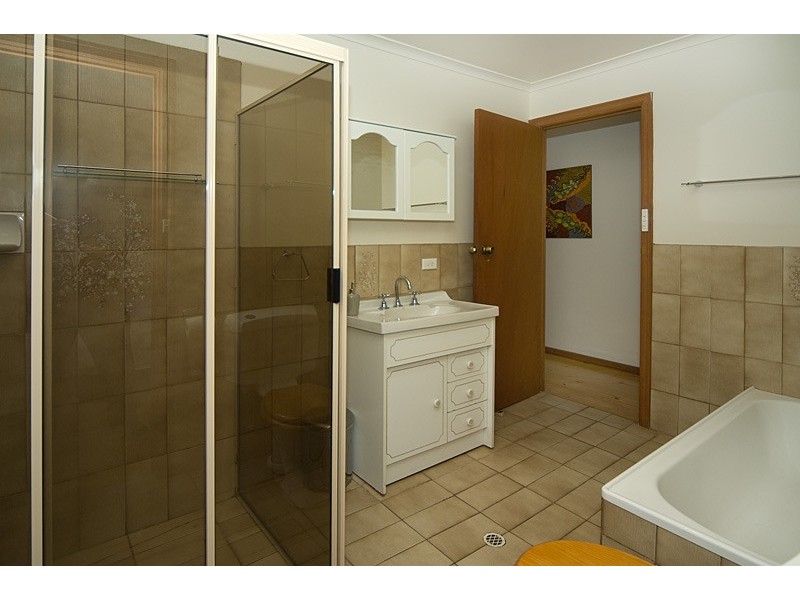 30 Woodlea Drive, Aberfoyle Park SA 5159