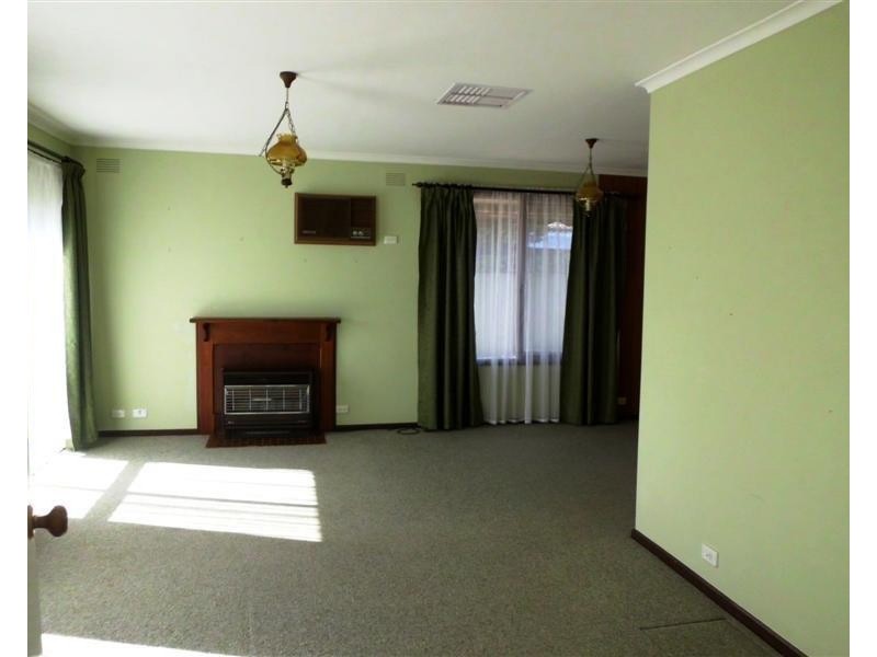 17 Beacon Crescent, Seaford SA 5169