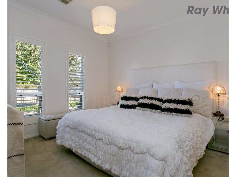 30 Barry Road, Oaklands Park SA 5046