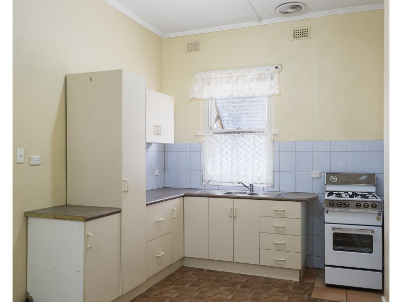 1 Bernard Street, Findon SA 5023