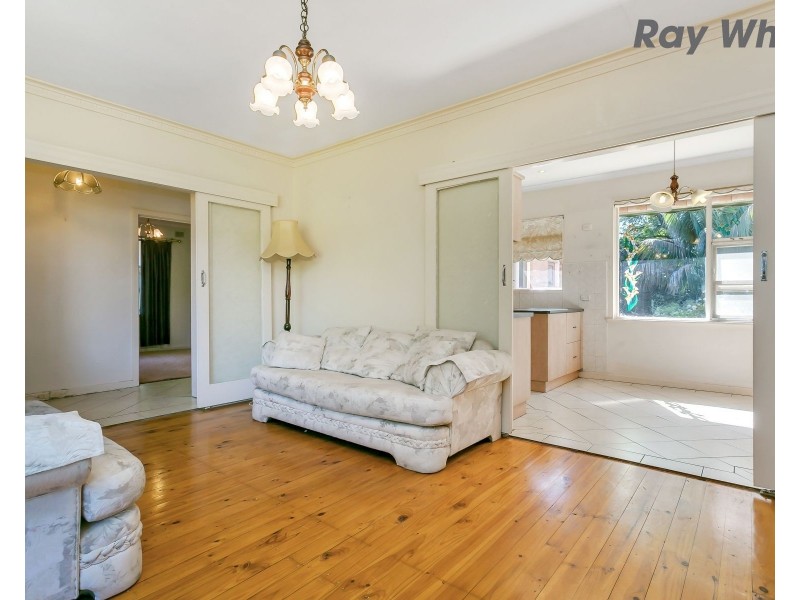 29 Oakleigh Road, Marion SA 5043
