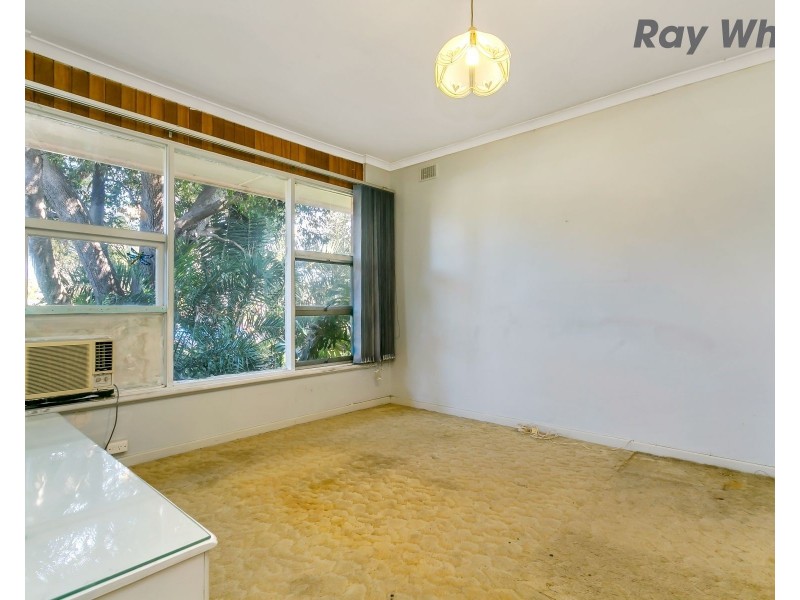 29 Oakleigh Road, Marion SA 5043