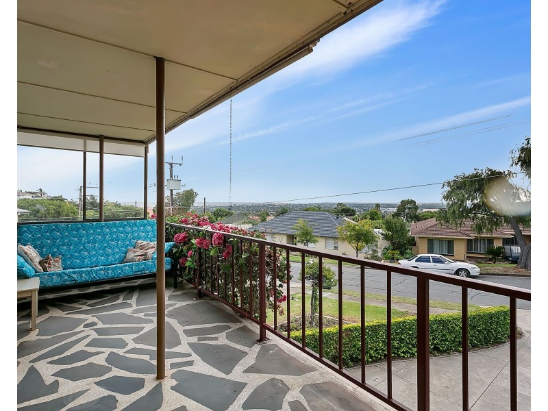 17 Seacombe Crescent, Seacombe Heights SA 5047