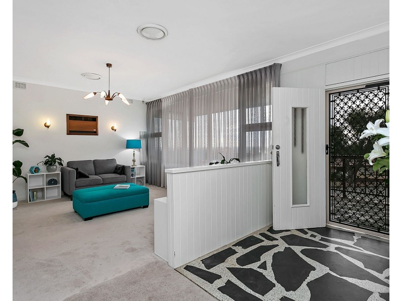 17 Seacombe Crescent, Seacombe Heights SA 5047