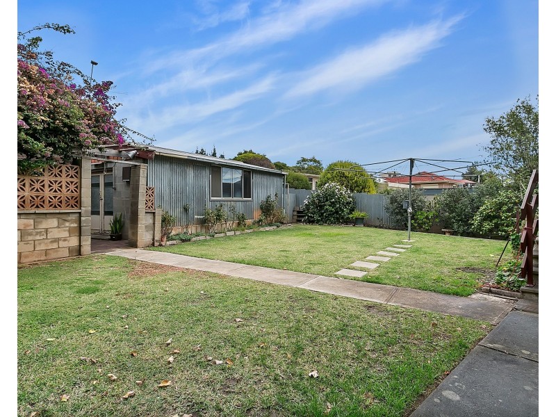 17 Seacombe Crescent, Seacombe Heights SA 5047