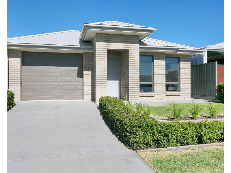 25 Arkle Place, Woodcroft SA 5162
