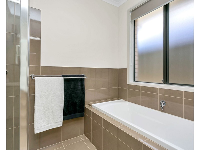 25 Arkle Place, Woodcroft SA 5162