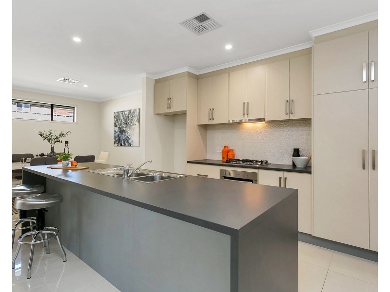 25 Arkle Place, Woodcroft SA 5162