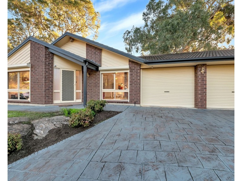 4 Woodland Grove, Aberfoyle Park SA 5159