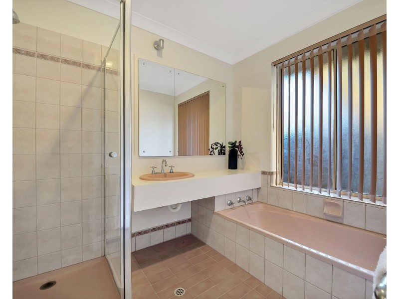 4 Woodland Grove, Aberfoyle Park SA 5159