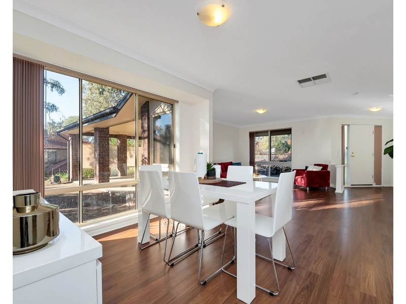 4 Woodland Grove, Aberfoyle Park SA 5159