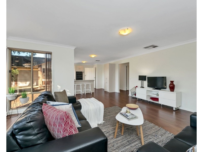 4 Woodland Grove, Aberfoyle Park SA 5159