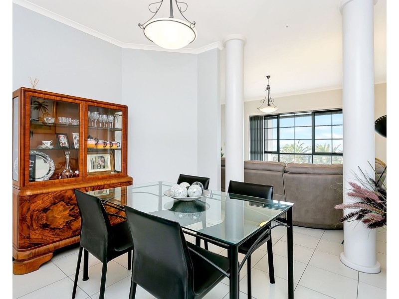 8 Seaview Avenue, Hallett Cove SA 5158