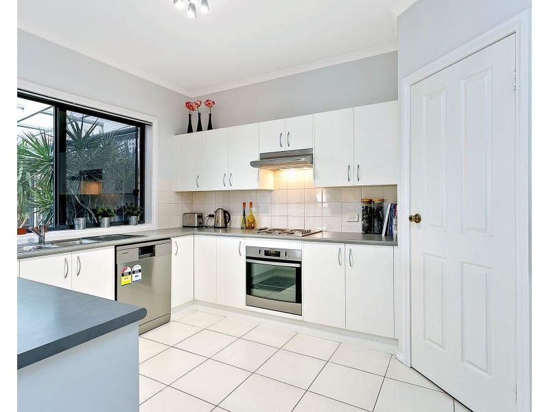 8 Seaview Avenue, Hallett Cove SA 5158