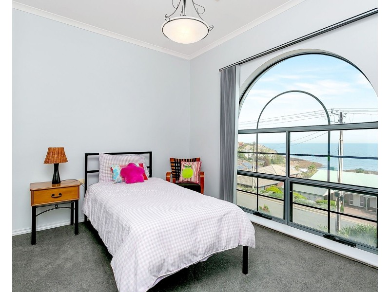 8 Seaview Avenue, Hallett Cove SA 5158