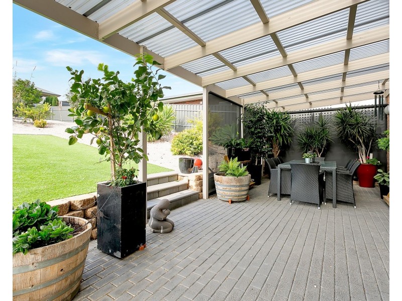 8 Seaview Avenue, Hallett Cove SA 5158