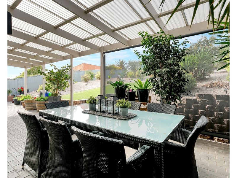 8 Seaview Avenue, Hallett Cove SA 5158