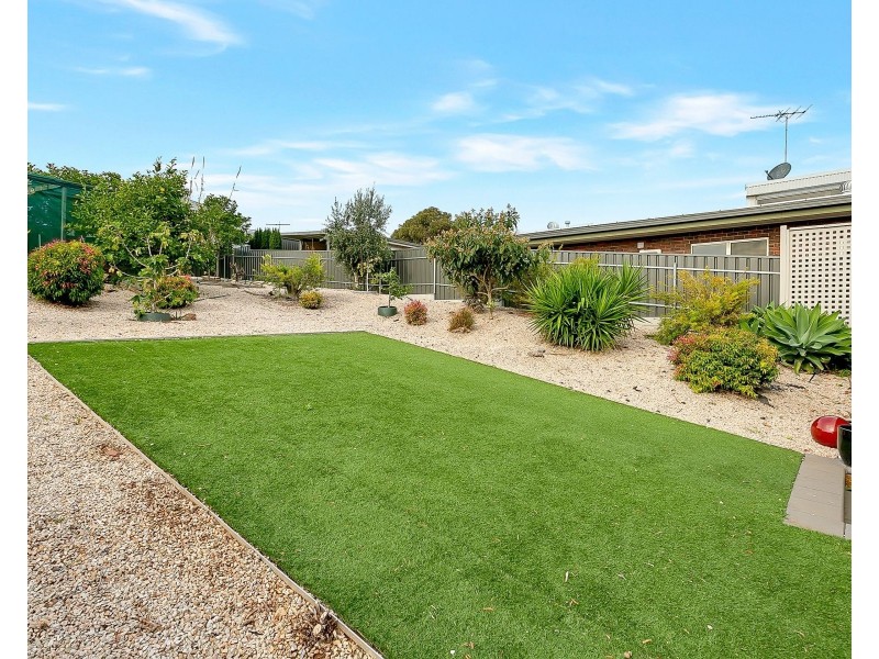 8 Seaview Avenue, Hallett Cove SA 5158