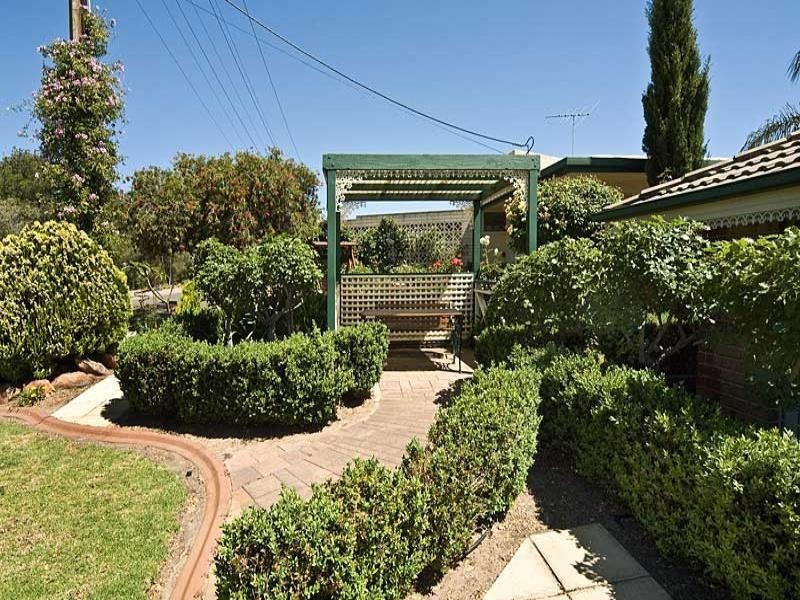 33 Wayne Avenue, Darlington SA 5047