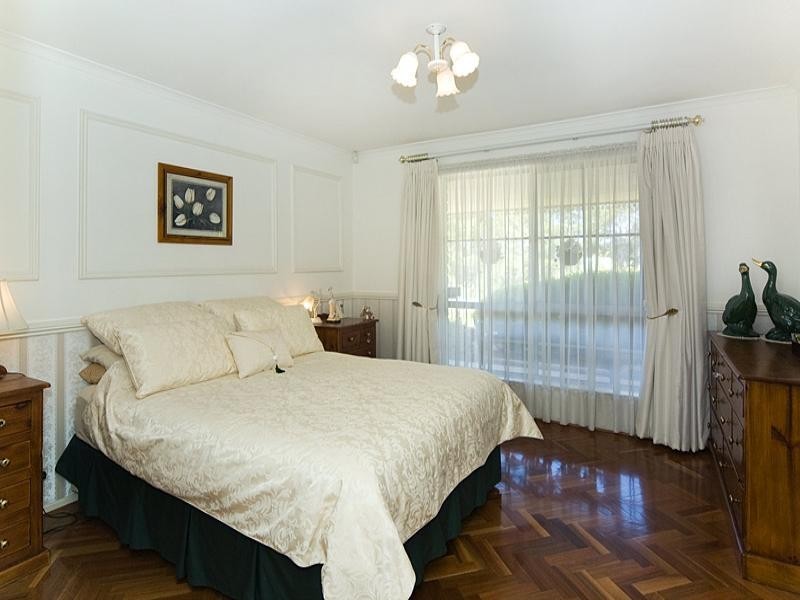33 Wayne Avenue, Darlington SA 5047