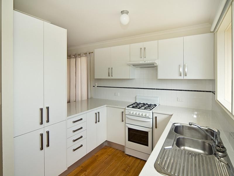 3 Lorne Crescent, Huntfield Heights SA 5163