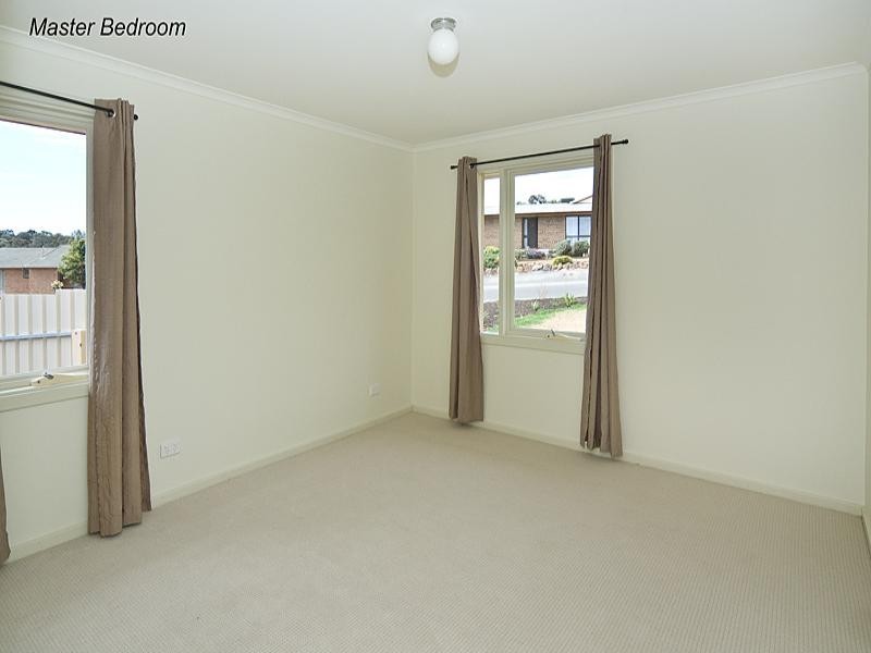 3 Lorne Crescent, Huntfield Heights SA 5163