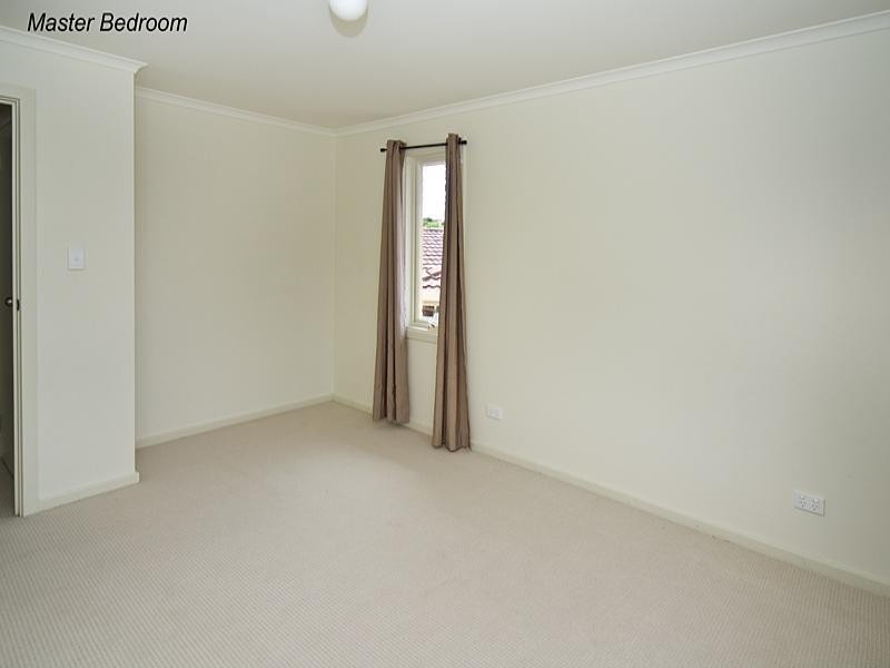 3 Lorne Crescent, Huntfield Heights SA 5163