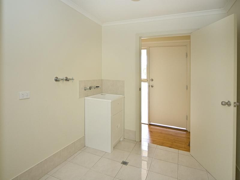 3 Lorne Crescent, Huntfield Heights SA 5163