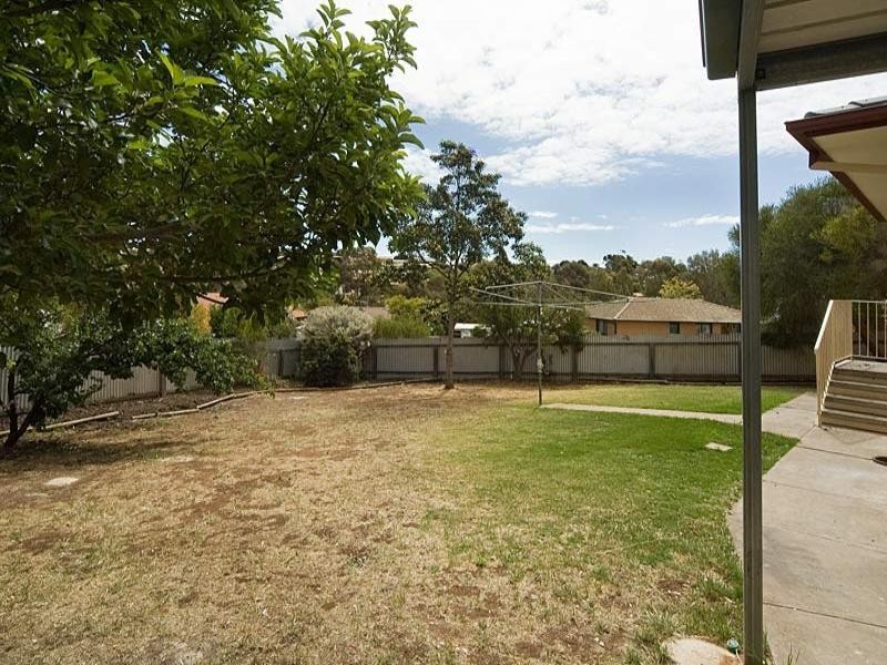 3 Lorne Crescent, Huntfield Heights SA 5163