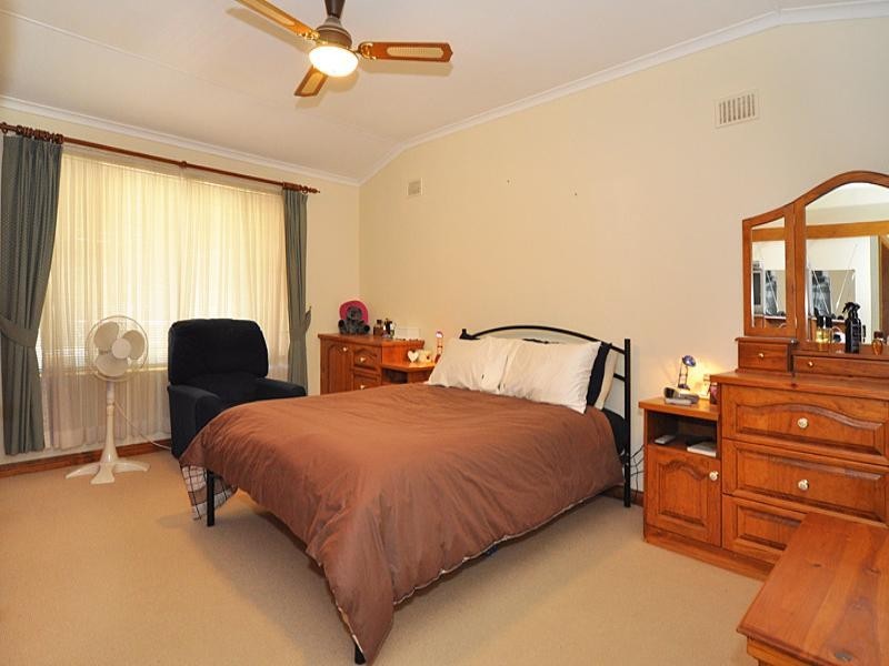 17 Bowden Grove, Oaklands Park SA 5046