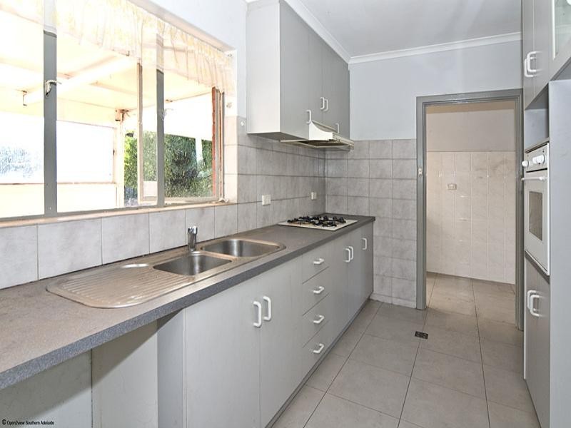 38 Campbell Drive, Para Hills SA 5096