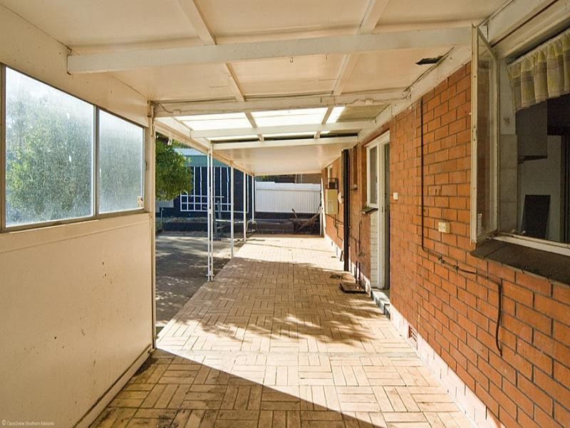 38 Campbell Drive, Para Hills SA 5096