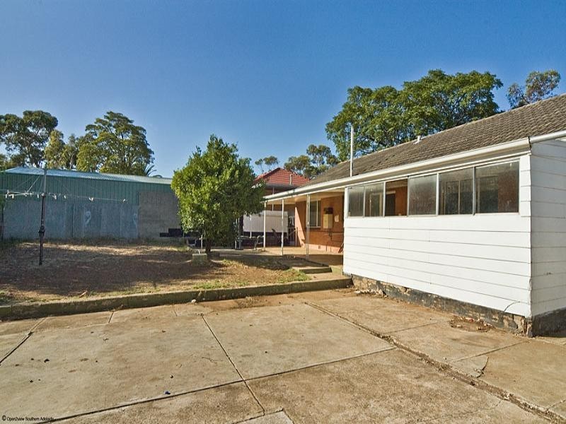 38 Campbell Drive, Para Hills SA 5096