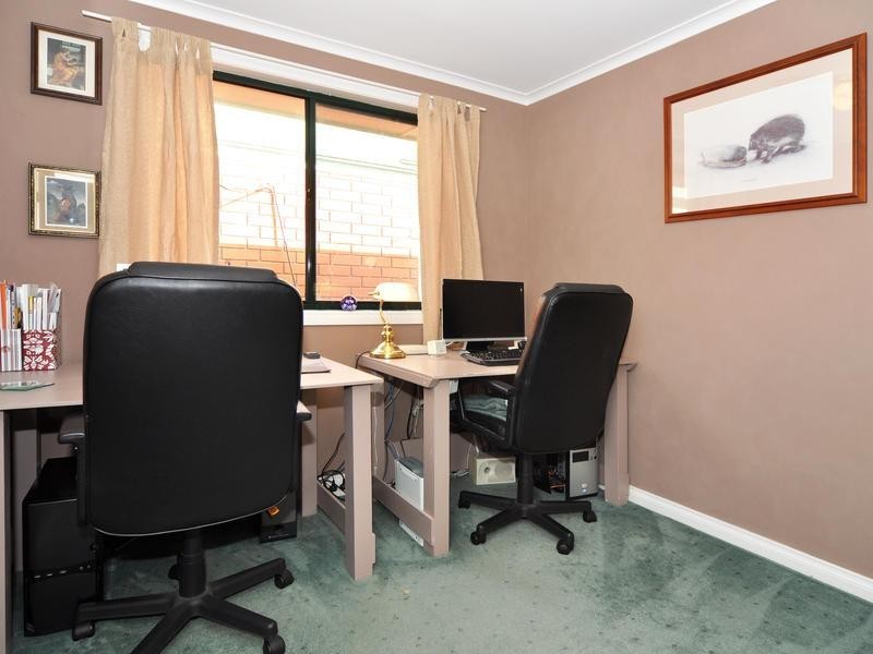 24 Mildara Close, Woodcroft SA 5162