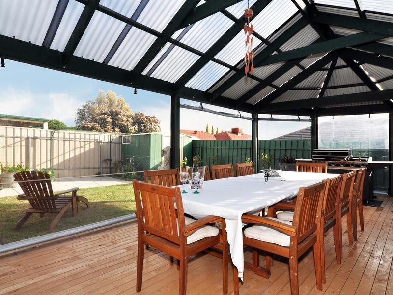 24 Mildara Close, Woodcroft SA 5162