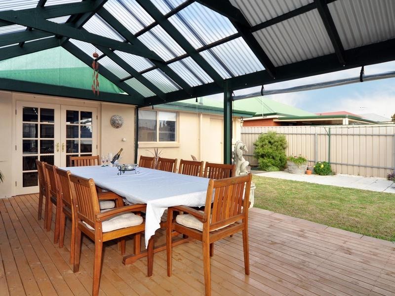 24 Mildara Close, Woodcroft SA 5162