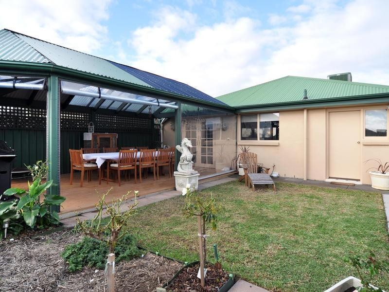 24 Mildara Close, Woodcroft SA 5162