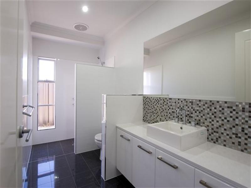 18 Greenfield Street, Mount Barker SA 5251