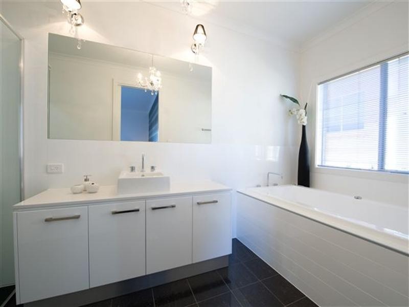 18 Greenfield Street, Mount Barker SA 5251