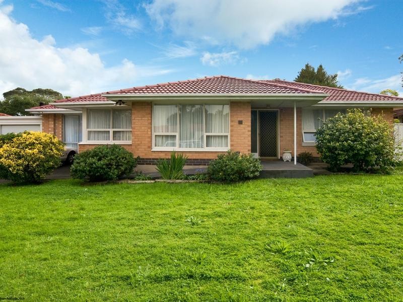 9 Blackwood Crescent, Morphett Vale SA 5162
