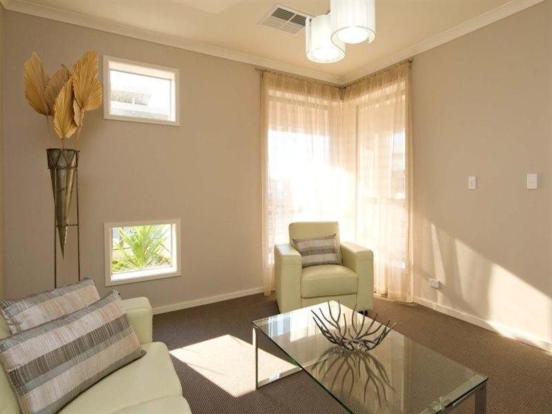 12 Crompton Drive, Woodville SA 5011