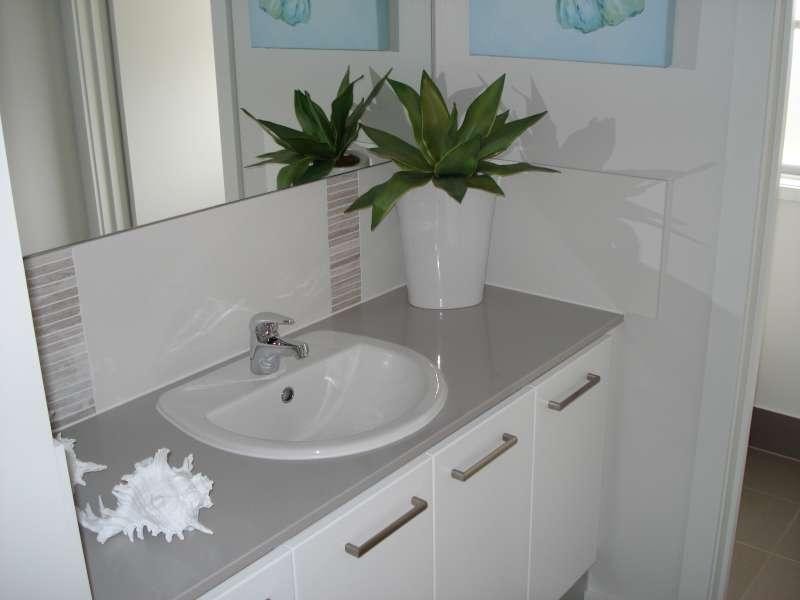 9 Central Drive, Victor Harbor SA 5211