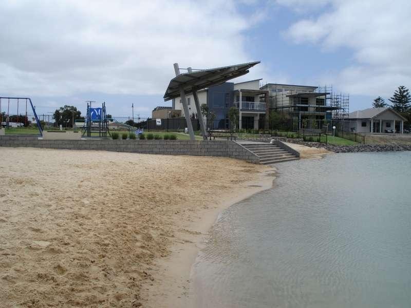 9 Central Drive, Victor Harbor SA 5211