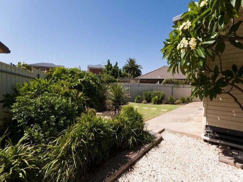 1 Harbrow Grove, Seacombe Gardens SA 5047