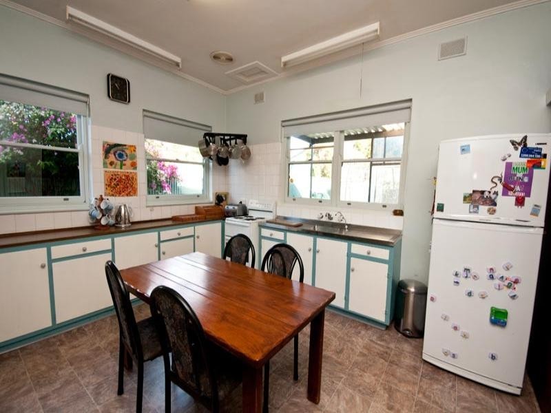 2 Hobart Avenue, Warradale SA 5046