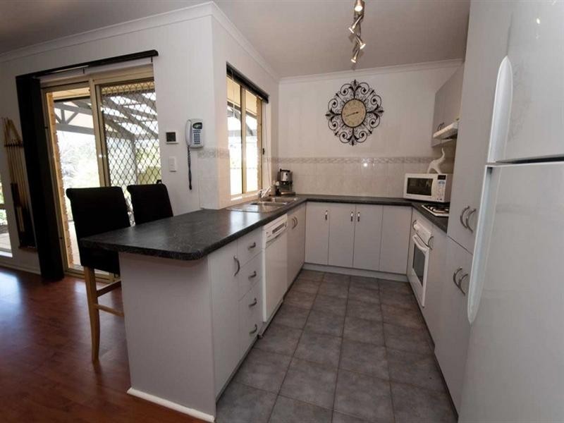 29 Dunalbyn Drive, Aberfoyle Park SA 5159