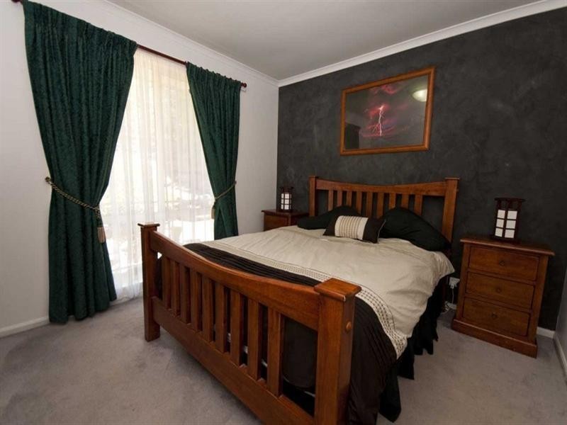 29 Dunalbyn Drive, Aberfoyle Park SA 5159