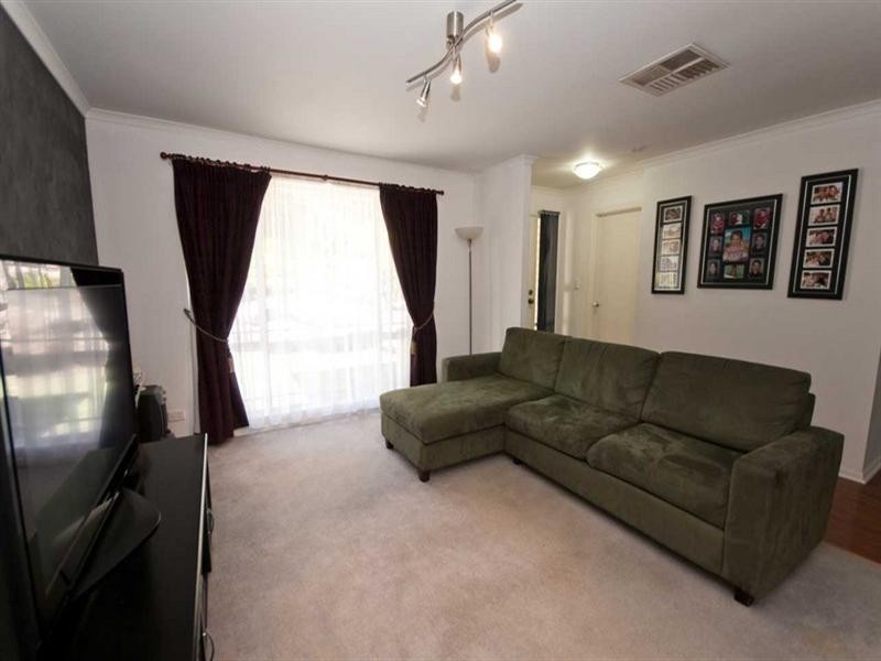 29 Dunalbyn Drive, Aberfoyle Park SA 5159
