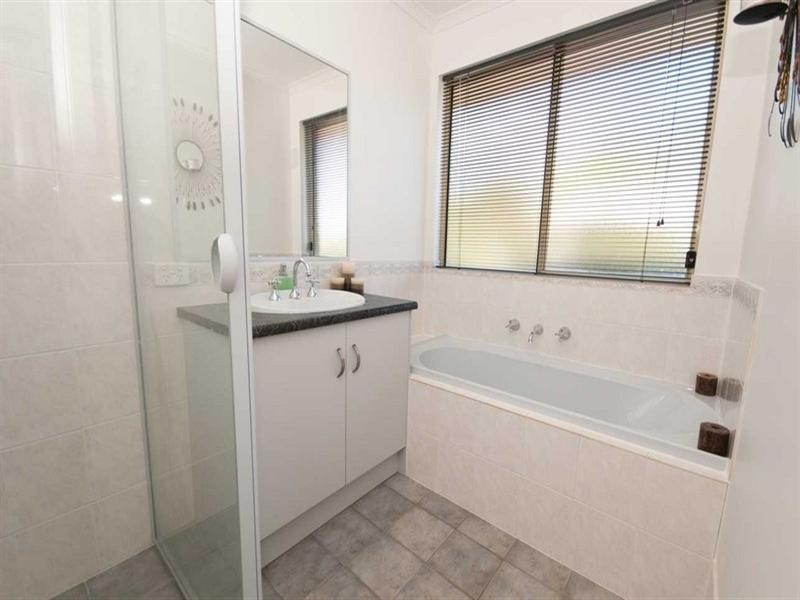 29 Dunalbyn Drive, Aberfoyle Park SA 5159