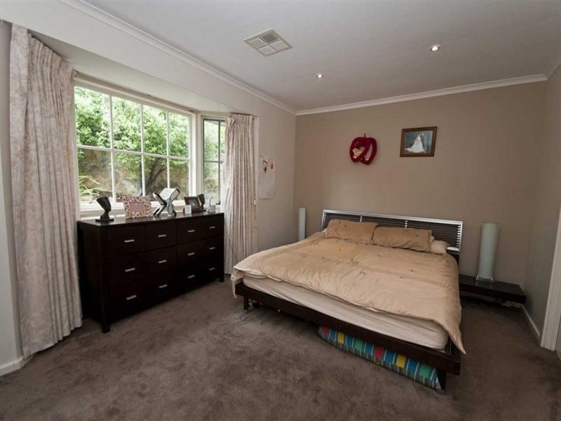 13 Monterey Pine Drive, Aberfoyle Park SA 5159